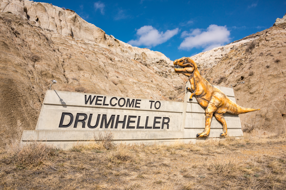 Exploring Dinosaur Fossils and Badlands Landscapes in Drumheller