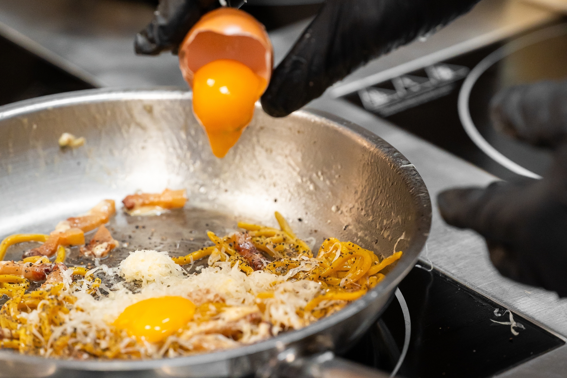 Carbonara in preparation